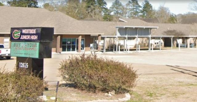 Qadın müəllim və ərinin tələbələrə etdikləri hər kəsi şoka saldı: Tortun üzərinə...