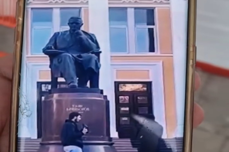 Üzeyir Hacıbəyovun heykəlinə ayaqqabı atan şəxslə bağlı DİN-dən AÇIQLAMA