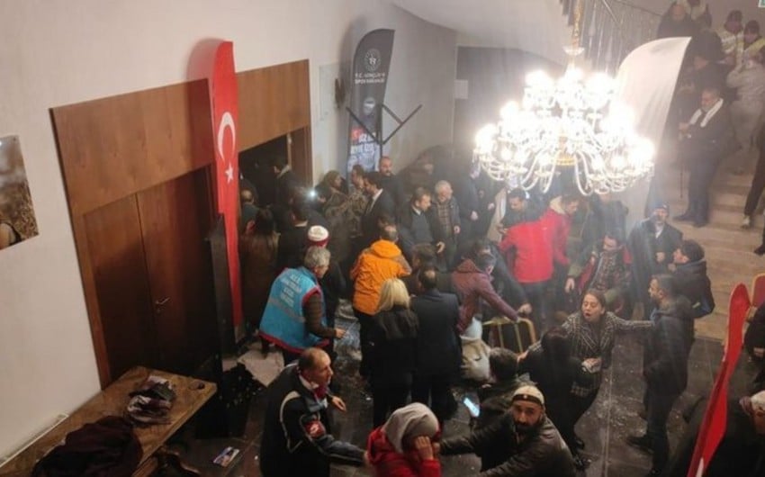 Türkiyədə hotelin damının uçması nəticəsində xəsarət alanların sayı 32-ə çatıb