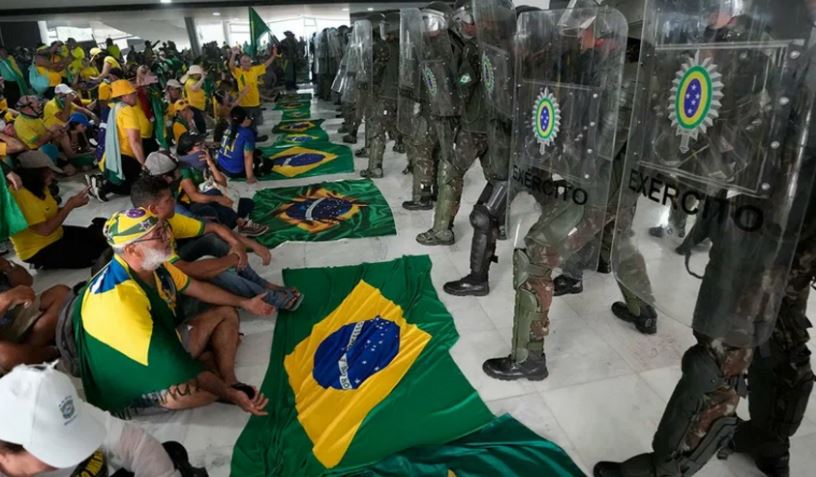 Braziliyada etiraz aksiyalarında 50-yə yaxın insan xəsarət alıb
