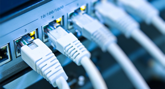 Qarlı hava şəraiti internet xətlərində problem yaradıb? - AÇIQLAMA