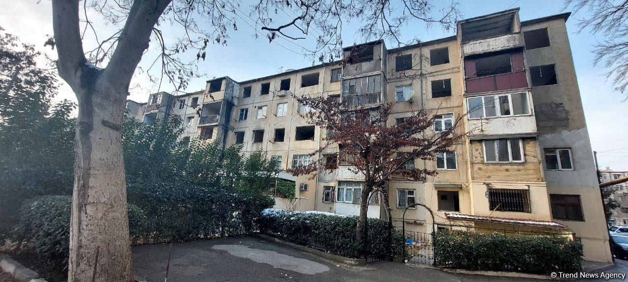 Bakının bu rayonunda yaşayış binası sökülür - FOTO