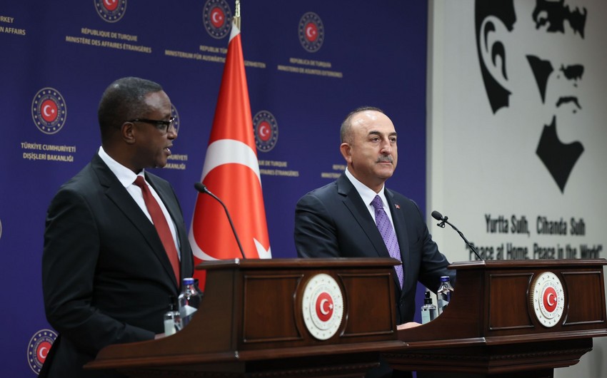 Mövlud Çavuşoğlu: "Ukraynadan digər ölkələrə 17 milyon ton taxıl daşınıb"