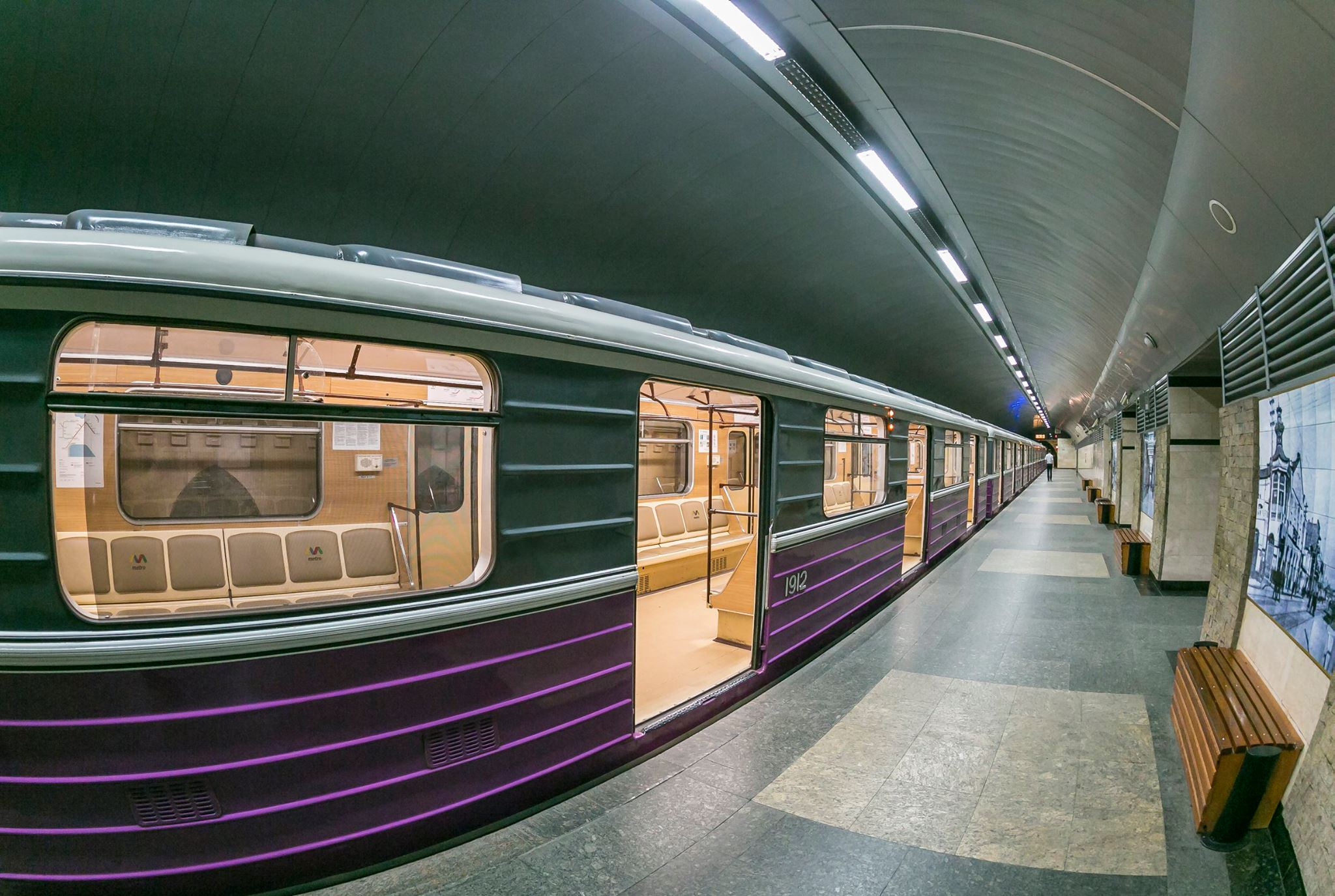 Bakı metrosunda qatarda problem yarandı, sərnişinlər düşürüldü