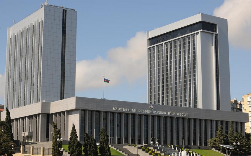 Milli Məclisin deputatları tətildən qayıdıblar