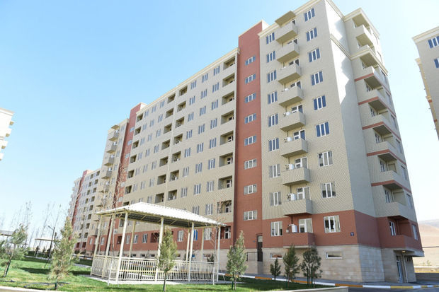 Bakıda nişanlı qız məktub yazıb özünü eyvandan atdı - FOTO