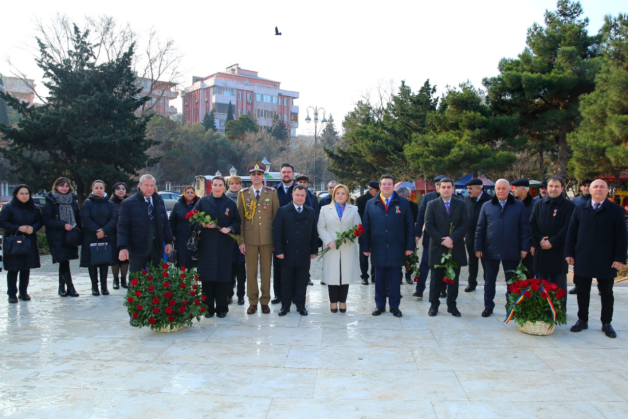Binəqədi rayonunda Rumıniyanın Milli Mədəniyyət Gününə həsr olunmuş tədbir keçirildi - FOTOLAR