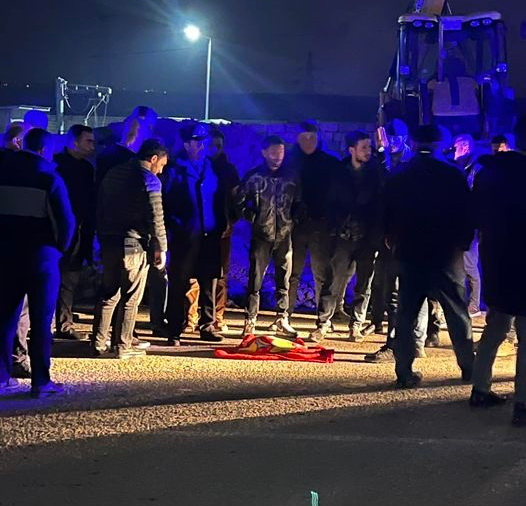 Azərbaycanda yeni doğulan körpə küçəyə atıldı - VİDEO