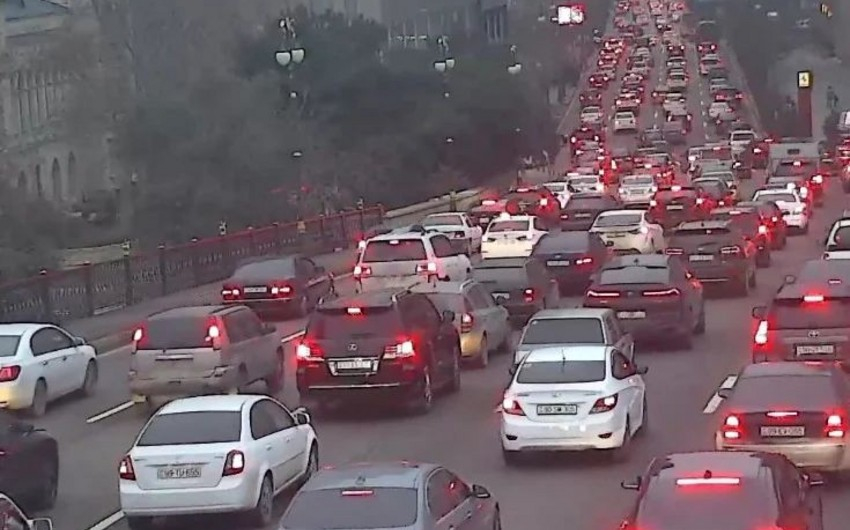 Bakının bir sıra yollarında sıxlıq müşahidə edilir - SİYAHI
