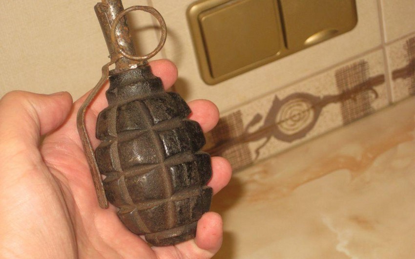 Azərbaycanda kişi qumbara ilə kafeyə hücum etdi