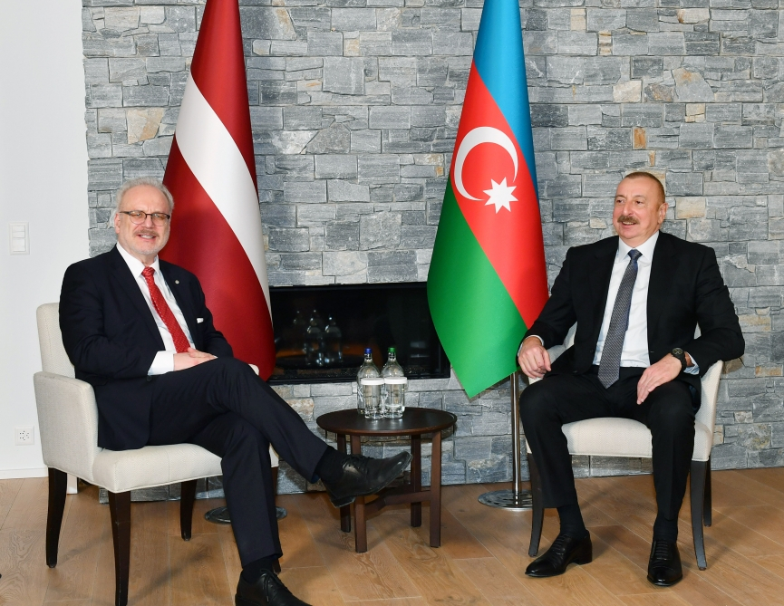 İlham Əliyev Latviya Prezidenti ilə görüşdü - FOTO