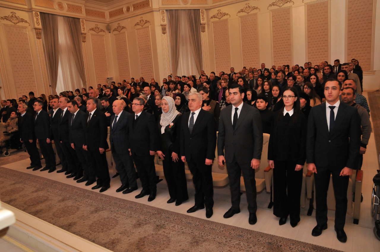 Abşeronda rayonunda 20 Yanvar şəhidlərinin xatirəsi anılmışdır - FOTOLAR