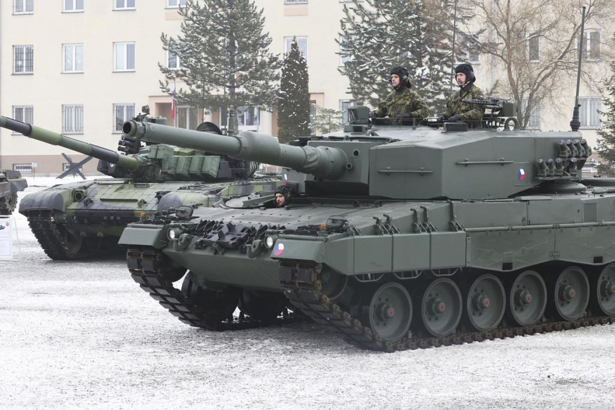 Polşanın Ukraynaya göndərmək istədiyi "Leopard" tanklarının sayı açıqlandı