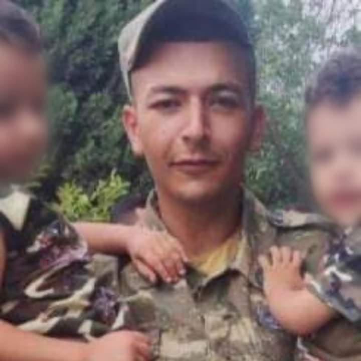 Özünü güllələyən əsgərin - FOTOSU