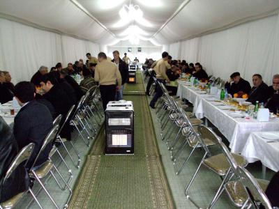 Yas mərasimində namaz qılmaq üstündə dava düşdü: Yaralanan var