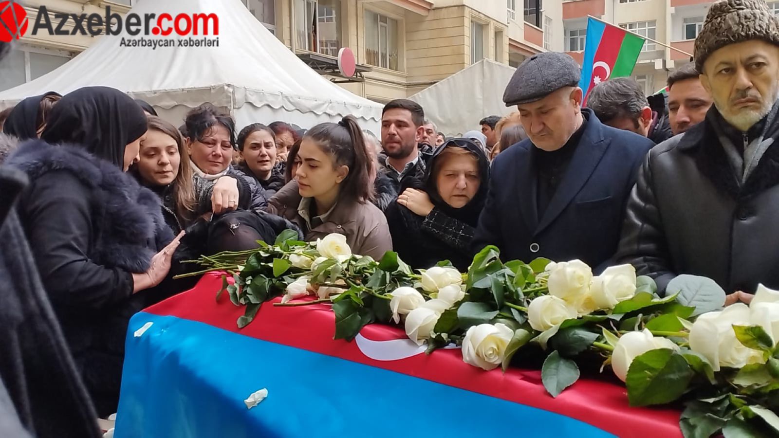Orxan Əsgərovun anası oğlu ilə vidalaşdı - VİDEO