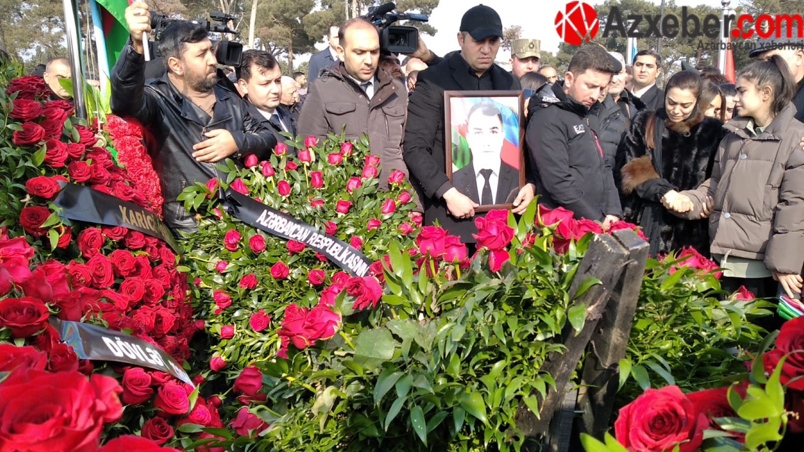 Orxan Əsgərovun dəfn mərasimi davam edir - FOTOLAR