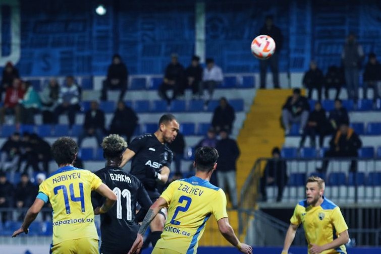 Bayılda qan töküldü: Gəncəli azarkeş bıçaqlandı