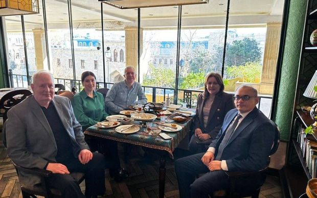 Britaniya səfiri Azərbaycanda ən çox sevdiyi səhər yeməyinin adını açıqladı - FOTO