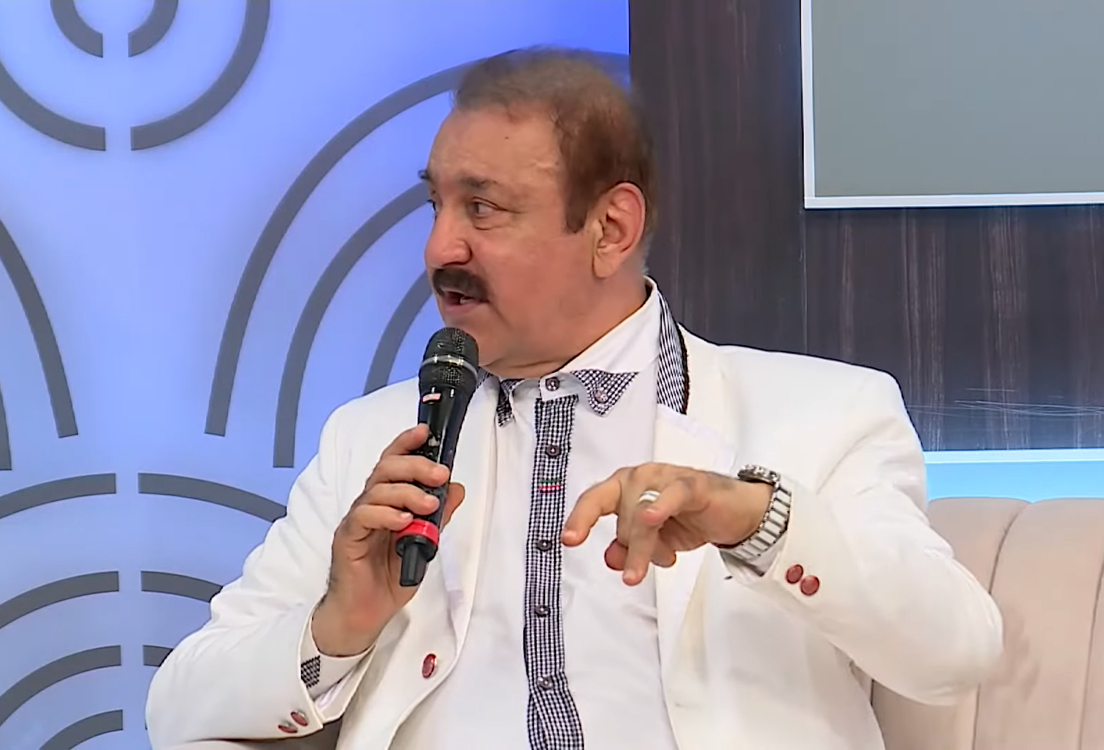 Əməkdar artist: "Həyat yoldaşım dedi ki, sənə görə onu vuracam" - VİDEO