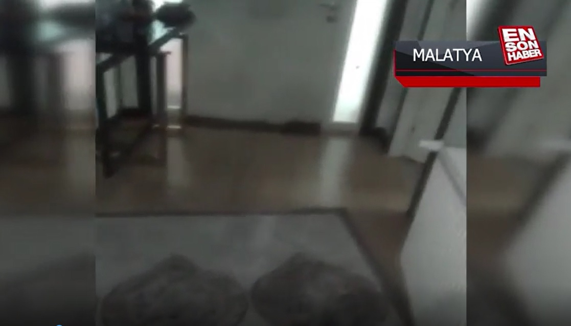Malatyada vətəndaş evinin başına uçulmasını videoya çəkdi - ANBAAN GÖRÜNTÜ