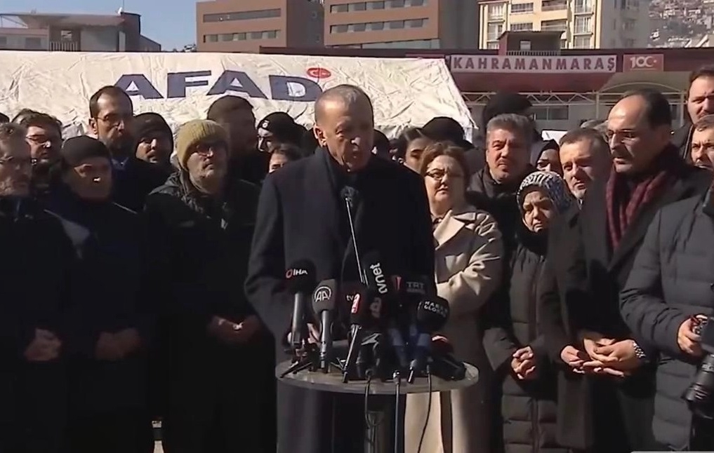 Ərdoğan zəlzələdən zərər çəkən hər ailəyə veriləcək pulun məbləğini AÇIQLADI
