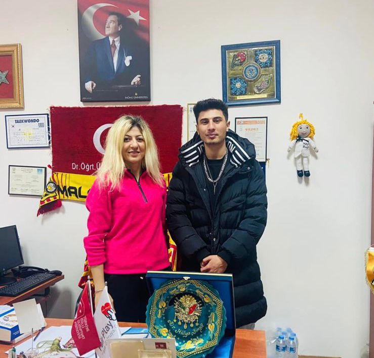 Azərbaycanlı tələbənin ölüm xəbəri yalandır - Müəllim paylaşımı sildi