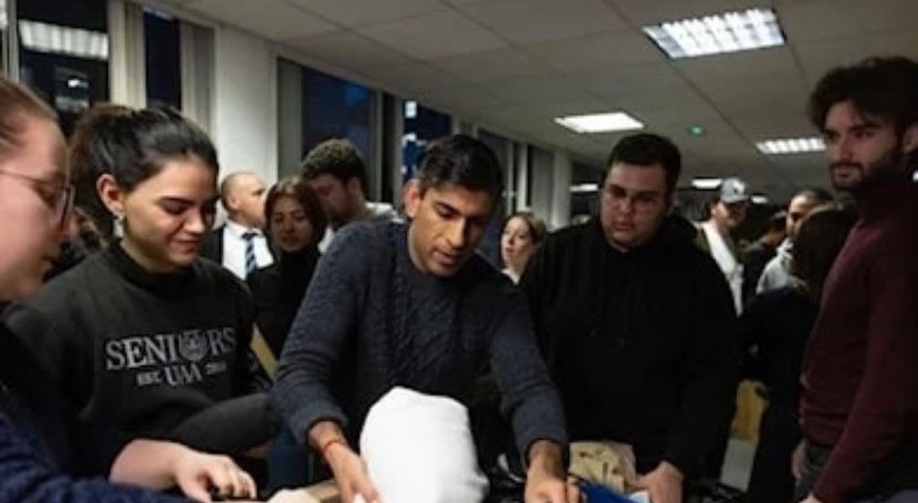 Rişi Sunak Türkiyə üçün yardımların toplanmasında iştirak etdi - FOTO