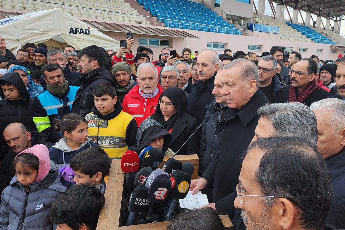 Ərdoğan: "Zəlzələdən zərərçəkənlərə bir illik kirayə haqqı ödəniləcək"