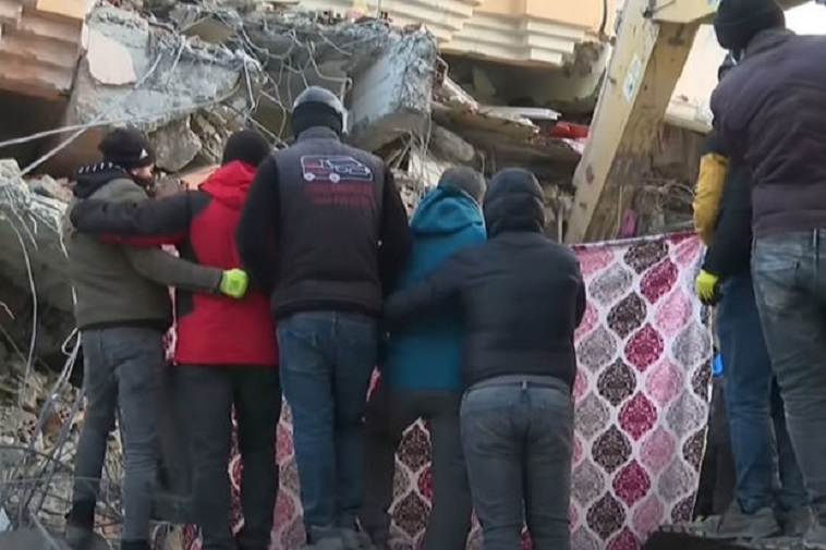 BAKU.TV Adıyamanda: Doğmalarını itirənlər fəryad edir - VİDEO