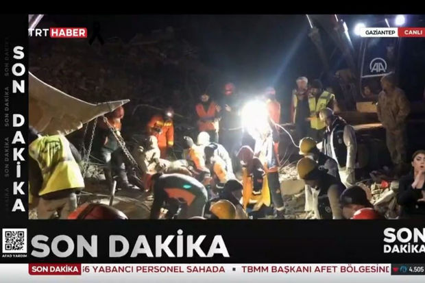 Zəlzələ bölgəsindən xoş xəbər: 170 saat sonra xilas edildi - VİDEO