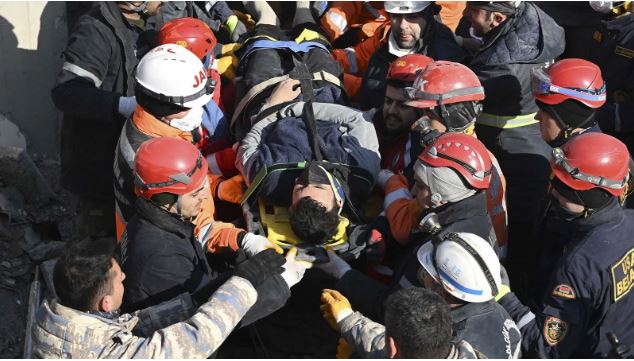 9 gün sonra iki qardaşı sağ çıxaran xilasedicilər göz yaşlarını saxlaya bilmədi - FOTO