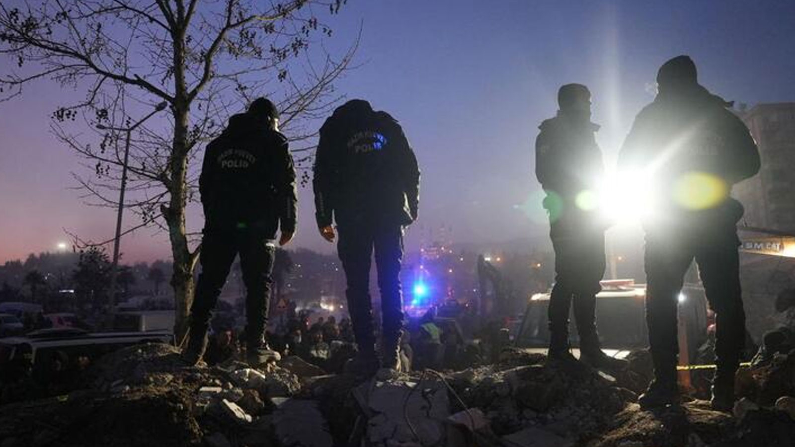 Türkiyədə zəlzələdən sonra təxribat xarakterli paylaşımlar edən 17 nəfər həbs edildi