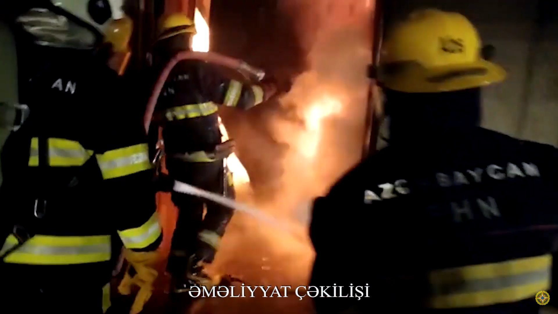 Abşeronda yanğın - Bitişik obyektlərə keçməsinin qarşısı alınıb - VİDEO