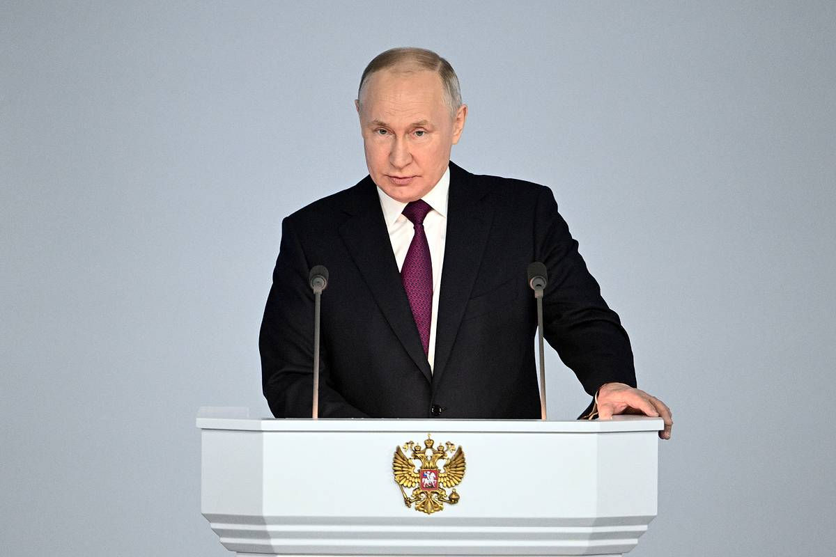 Putin hərbçilərdən üzr istədi