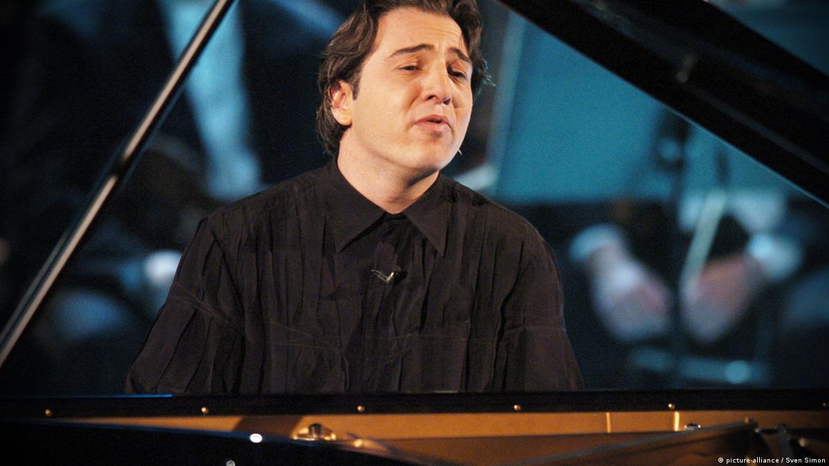 Türkiyəli pianoçu üsyan etdi: "Başa düşdük, öləcəyik"