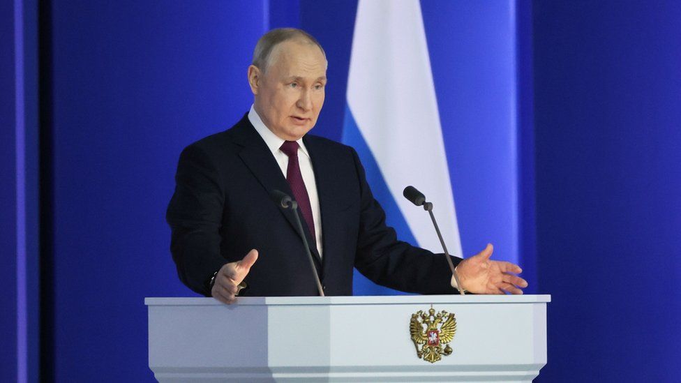 Putin və Vanq İ arasında görüş keçirilib
