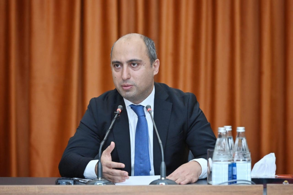 "Hər 4 müəllimdən birinin maaşı 1000 manatdan artıqdır" - Nazir