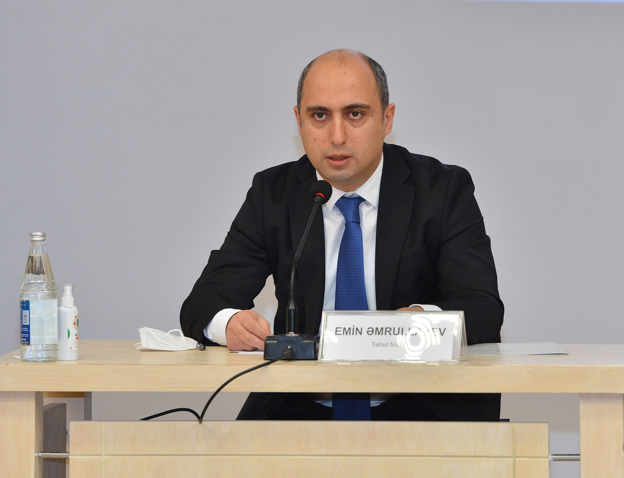 "Valideynlər özlərində cəsarət tapıb rüşvət formasında hədiyyə verməməlidir" - Nazir