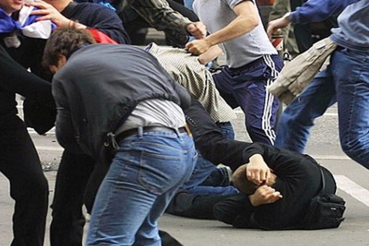Azərbaycanda qonşular arasında dava: Çox sayda yaralı var