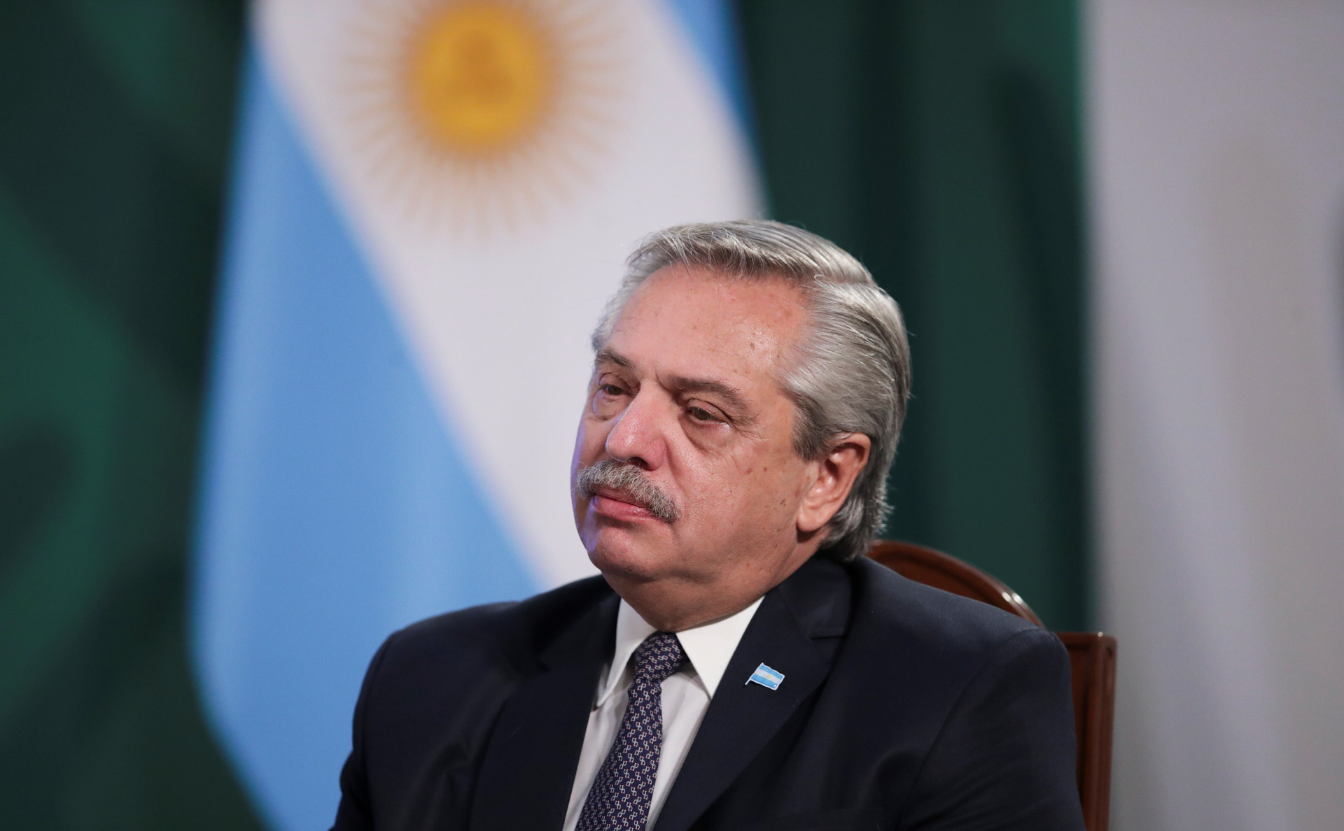 Argentina prezidentinin halı pisləşdi - Xəstəxanaya yerləşdirildi