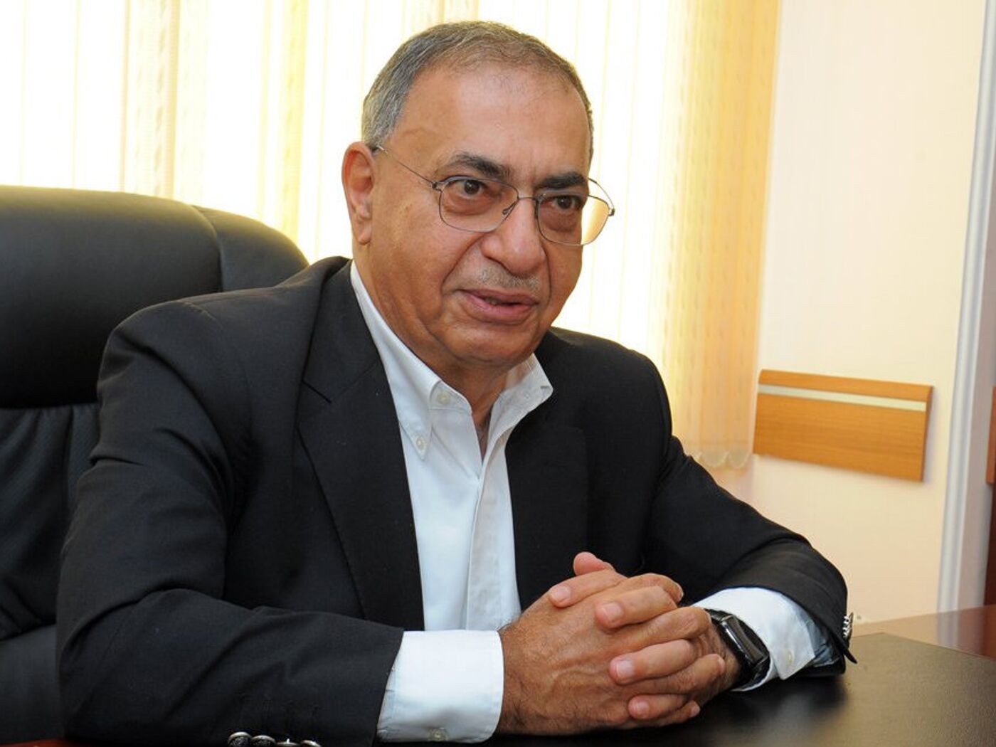 Asim Mollazadə: “Fransa yenidən imperiya olmaq istəyir”