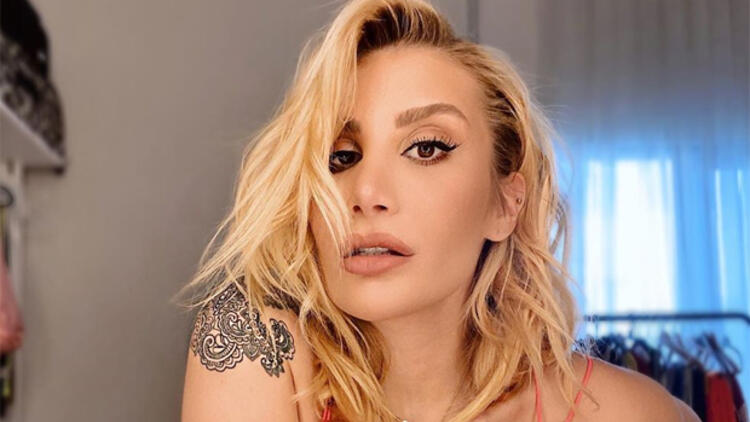 İrem Derici uşaqlıq fotolarını paylaşdı - FOTO