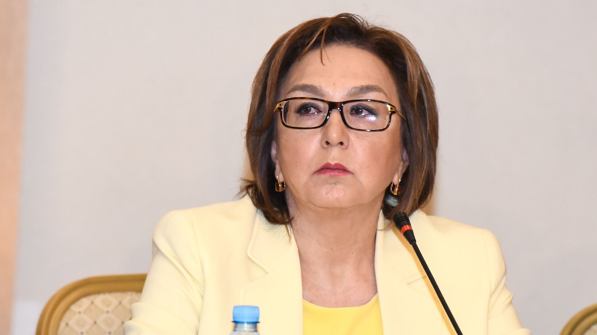 Məleykə Abbaszadə: “Mənə qibtə eləyənlərə deyirəm ki, sağ əlim onların başına”
