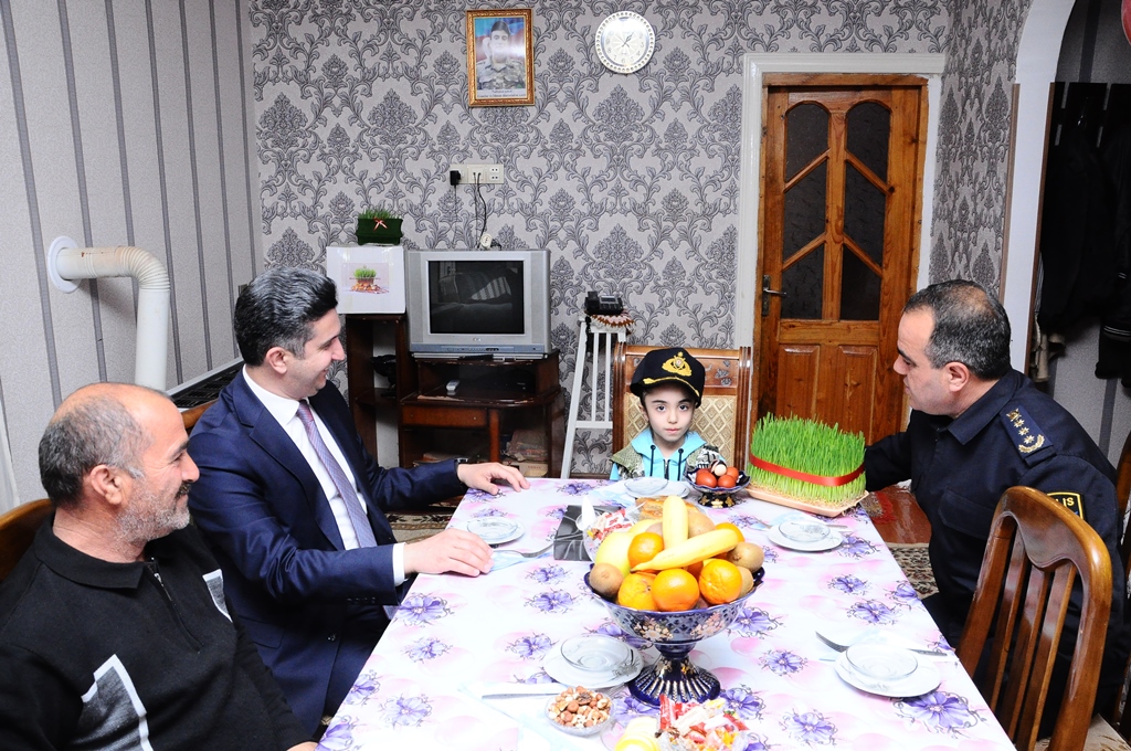 Novruz bayramı ərəfəsində Naftalanda Şəhid ailələri ziyarət olunub - FOTOLAR