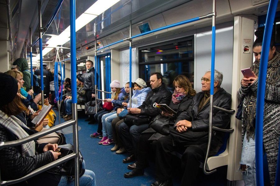 Bakı metrosunda dava - 33 yaşlı kişi döyüldü