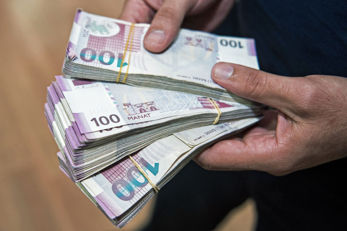 Bakıda bankdan 370 mini görün necə oğurlayıblar - TƏFƏRRÜAT