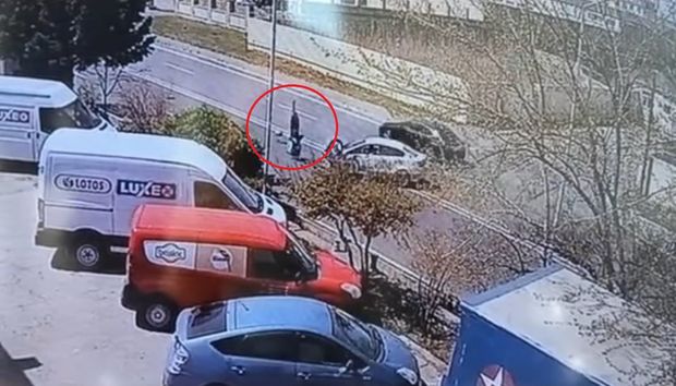 Bakıda KIA sürücüsünün ani səhvi ağır qəzaya səbəb oldu - ANBAAN VİDEO