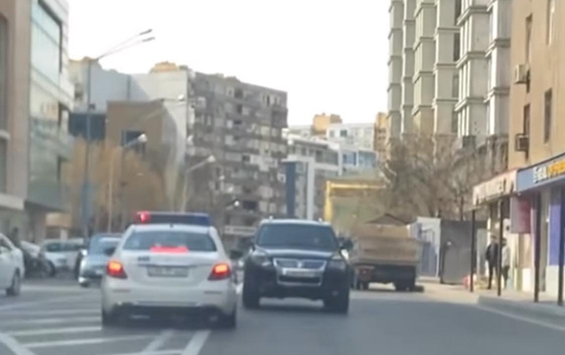 Əks istiqamətdə maşın sürən tələbə belə saxlanıldı -   Video