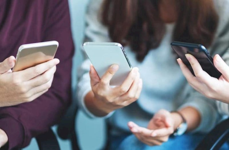 Xaricdən telefon gətirənlərin nəzərinə: Dövlət Gömrük Komitəsi çağırış etdi